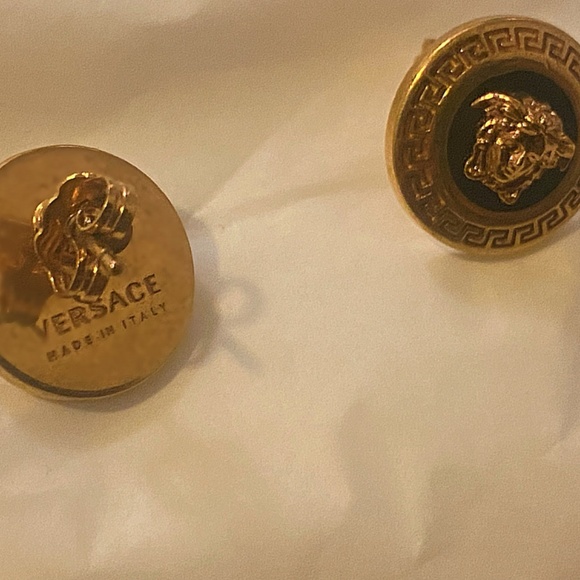 COPY - 100% authentic VERSACE Gold & Black Medusa Earrings - Picture 2 of 4